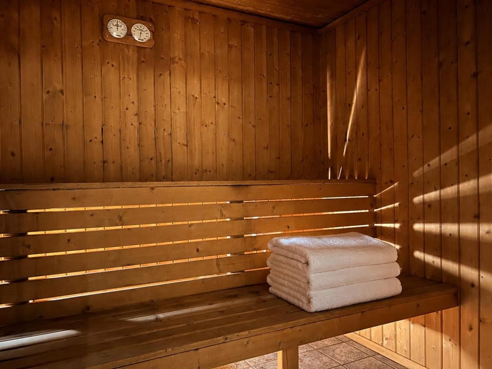 Sauna, towels
