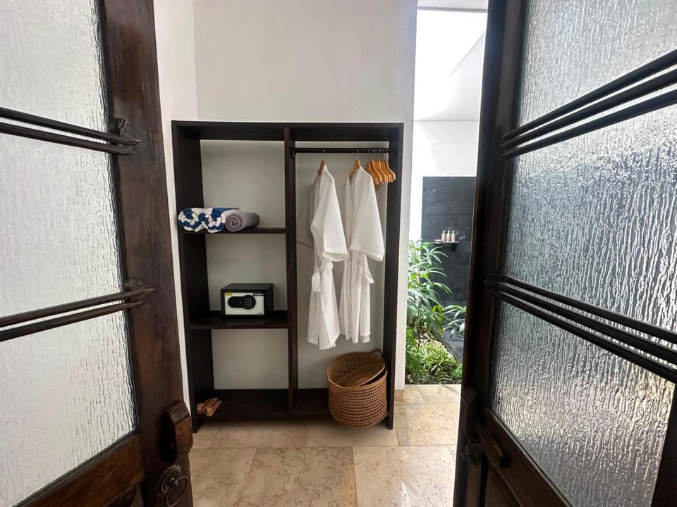 Bedroom, wardrobe