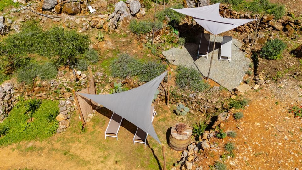 B&B I Menhir "nel Bosco" - Affittacamere Bed and Breakfast in Sarzana