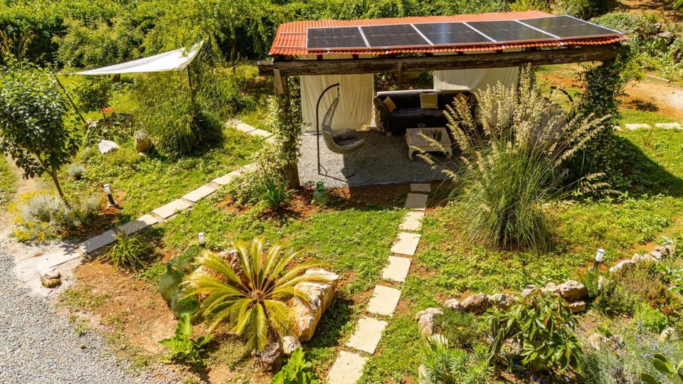 B&B I Menhir "nel Bosco" - Affittacamere Bed and Breakfast in Sarzana
