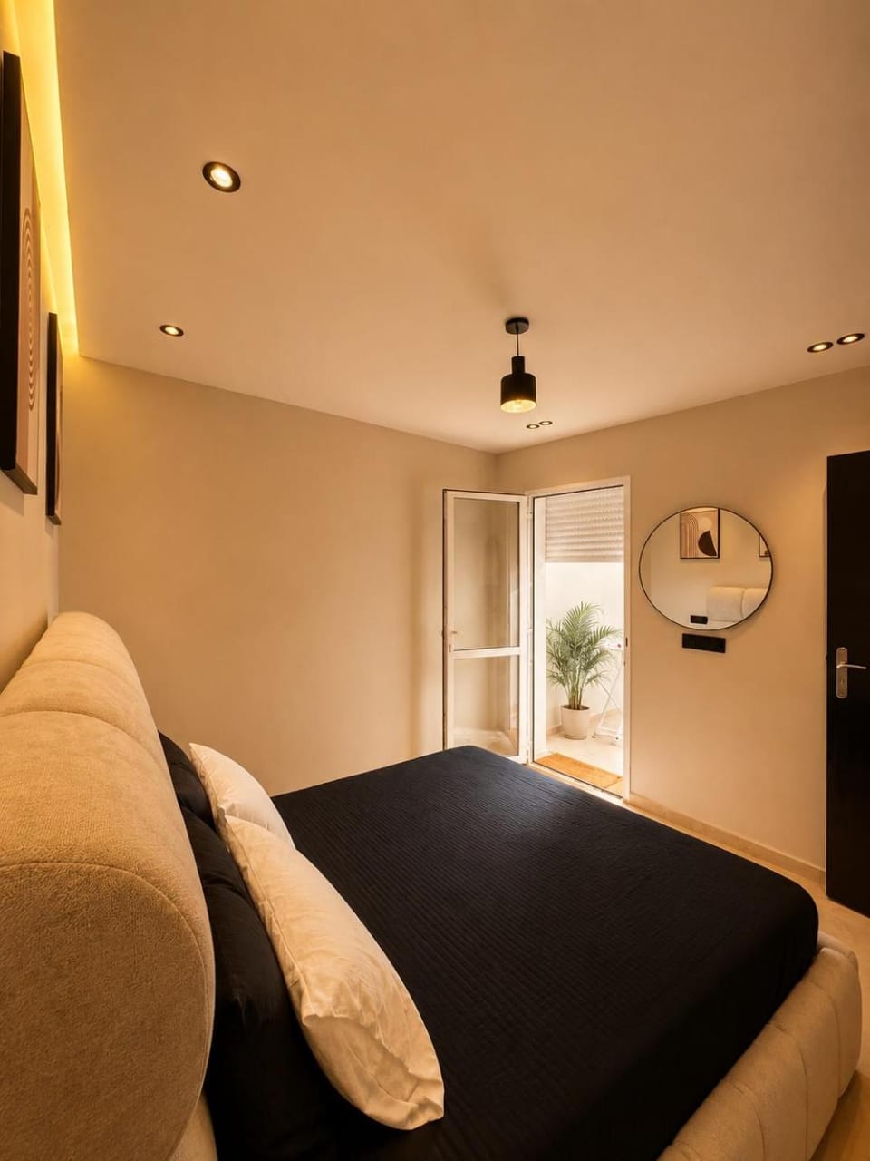 Bed, Photo of the whole room, Bedroom