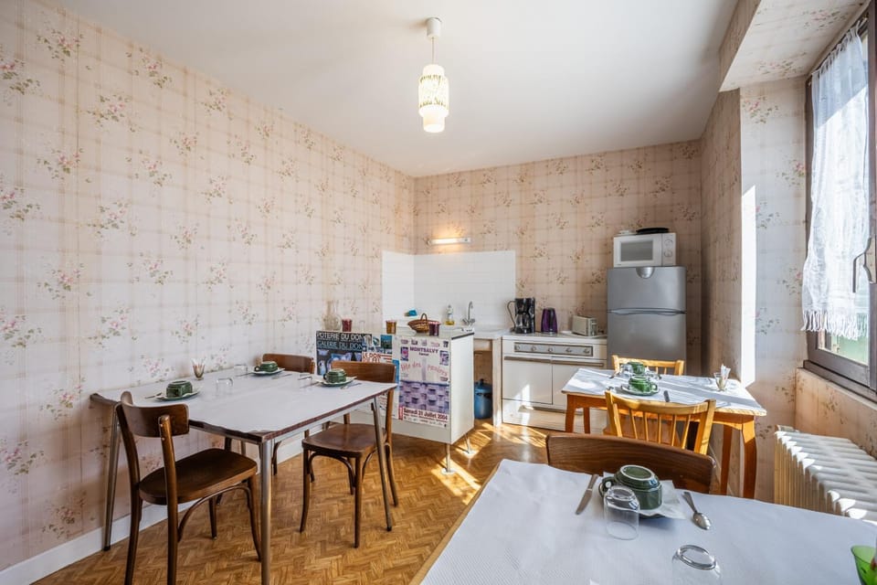 Chambres D'hôtes Bellevue Bed and Breakfast in Auvergne-Rhône-Alpes