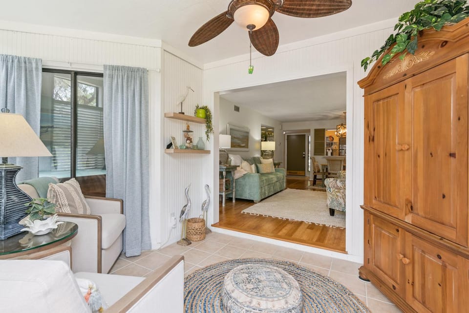 Beachy Island Retreat - Minutes to East Beach, Pier Village & Golf House in Saint Simons Island