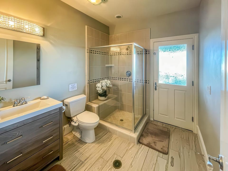 Shower, Toilet, Bathroom