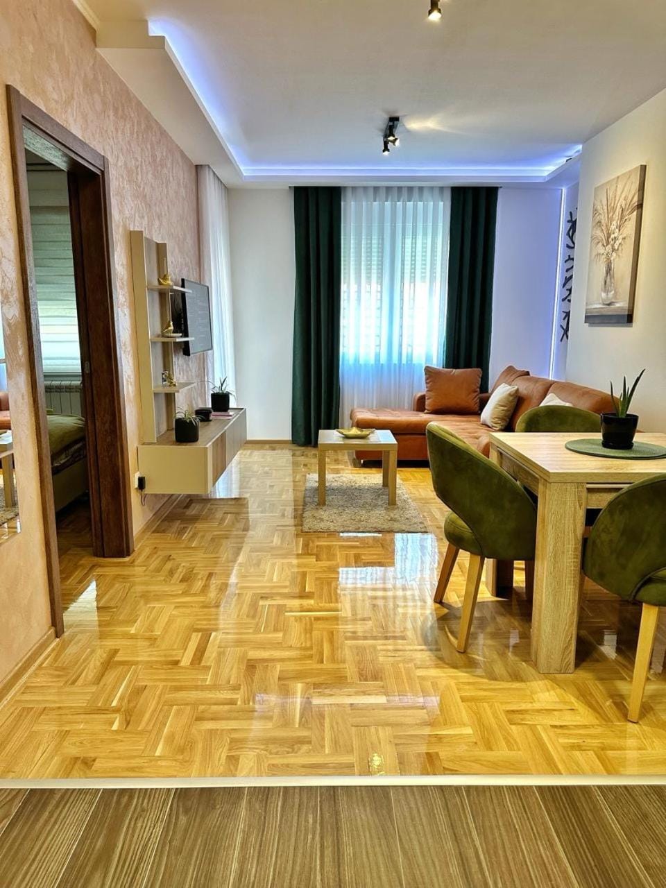 TV and multimedia, Kitchen or kitchenette, Living room, Seating area