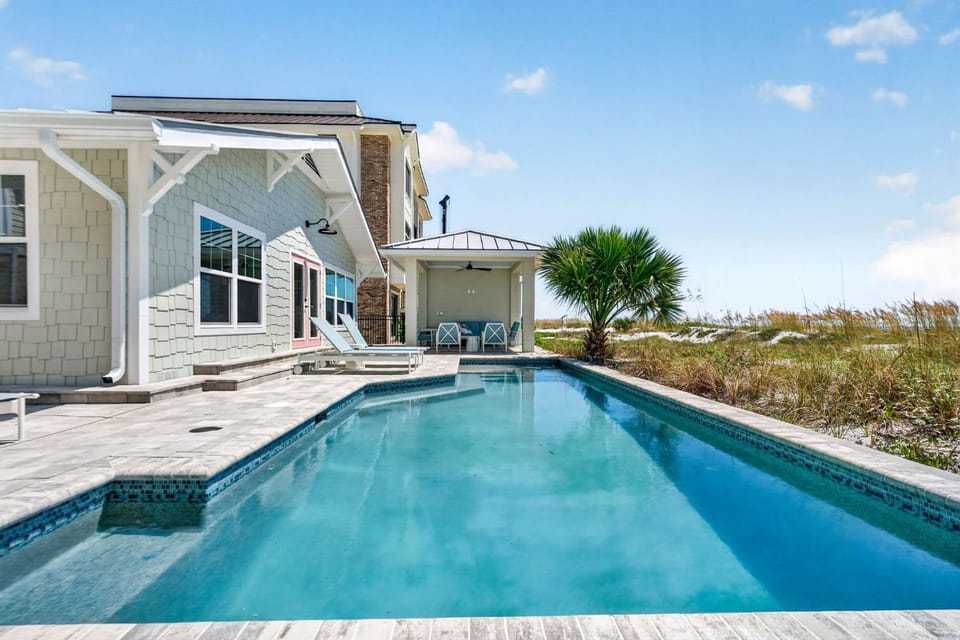 Sandcastle Villa Beachfront Private Pool House in Clearwater Beach