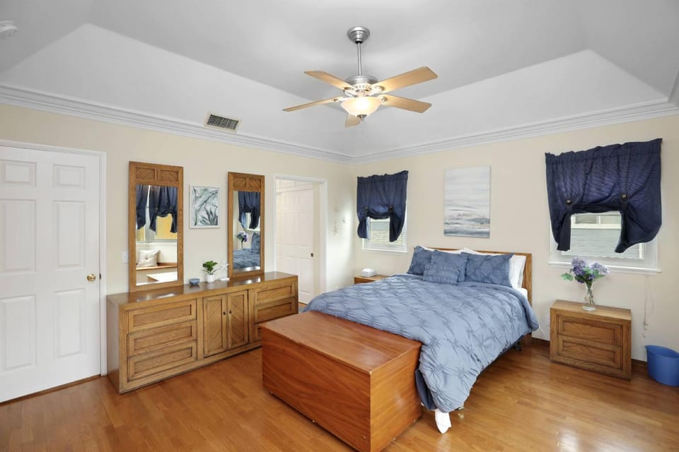 304 - 35th Street House in Balboa Peninsula