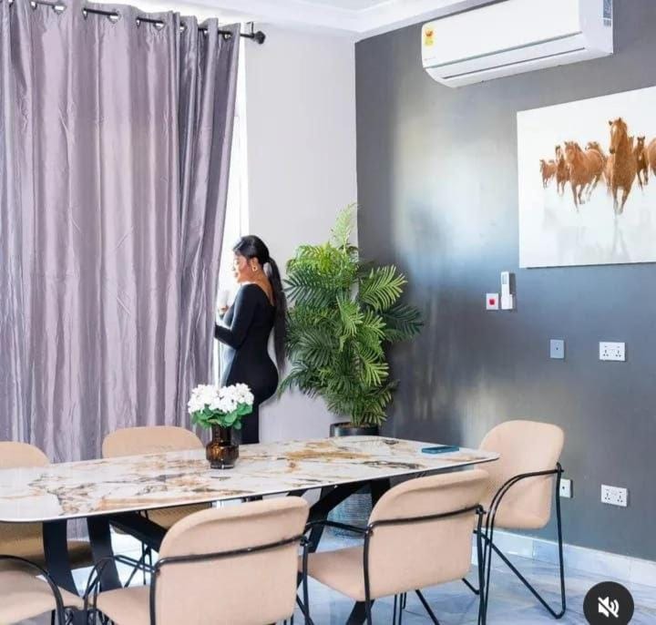 People, Dining area