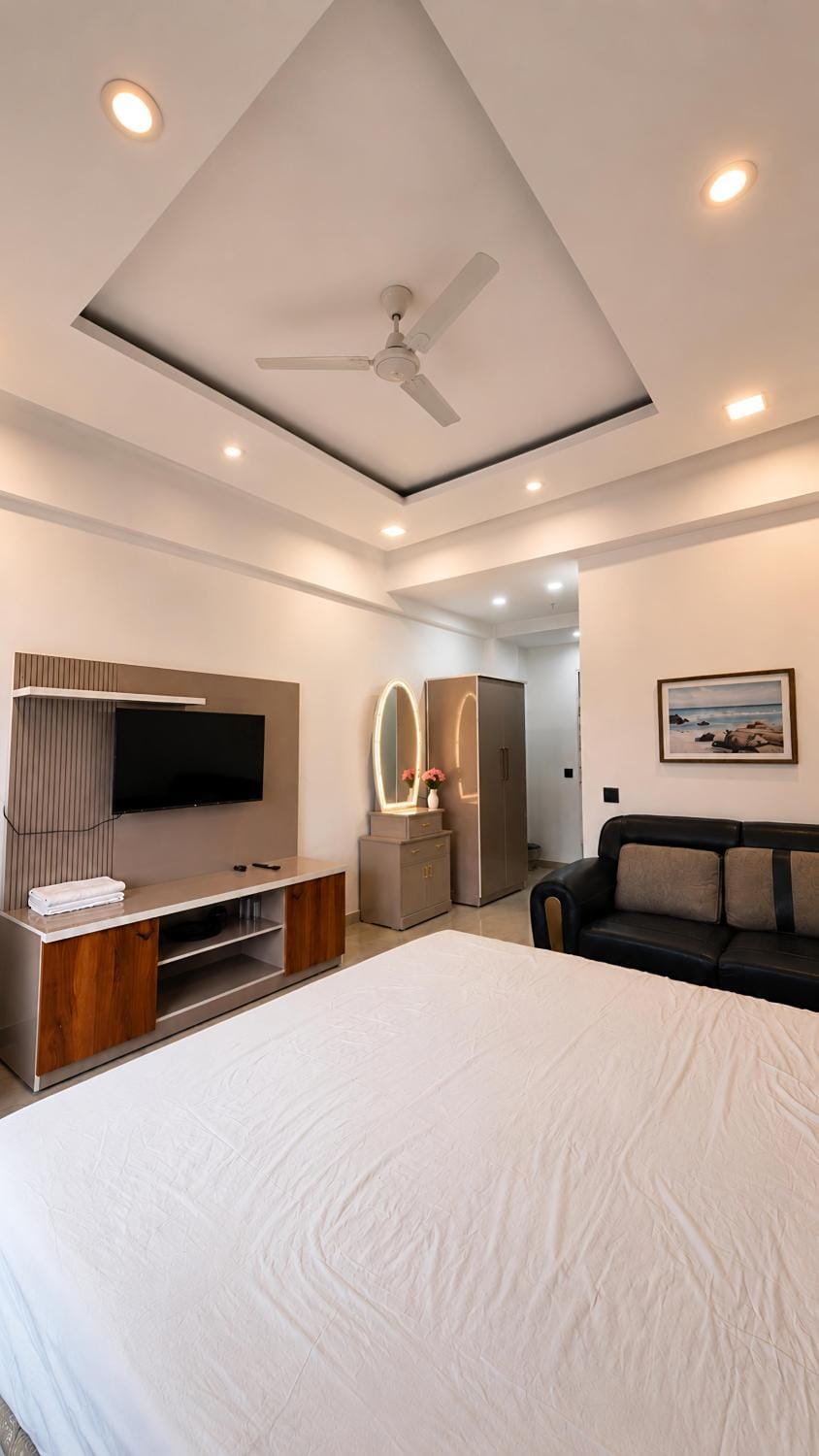 Homigo Stays Vacation rental in Lucknow