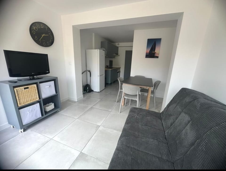 Appart T2 4 pers 50 m de la mer avec piscine Apartment in Le Barcarès