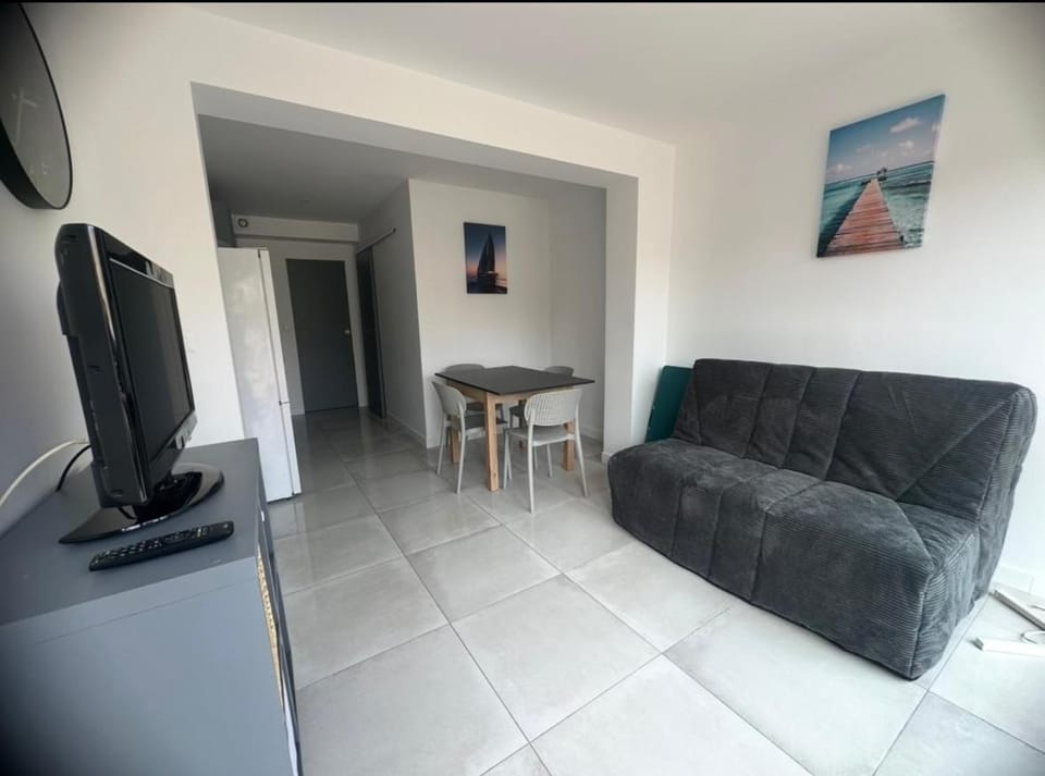 Appart T2 4 pers 50 m de la mer avec piscine Apartment in Le Barcarès