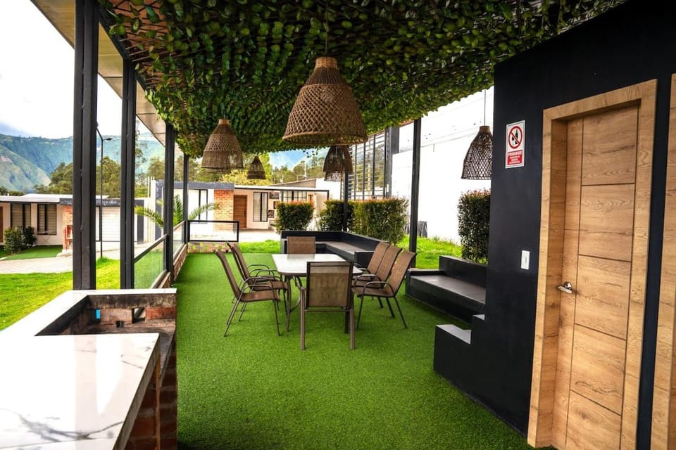 Patio, Day, Garden, Dining area