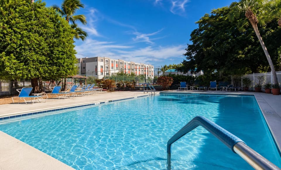 Luxury Harbourview Retreat at Bonefish Yacht Club House in Key Colony Beach