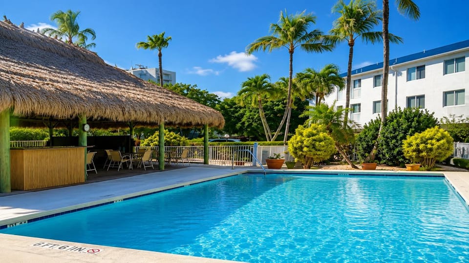 Luxury Harbourview Retreat at Bonefish Yacht Club House in Key Colony Beach