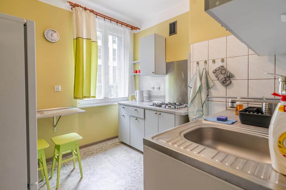 Kitchen or kitchenette, Dining area, dishwasher, oven, stove