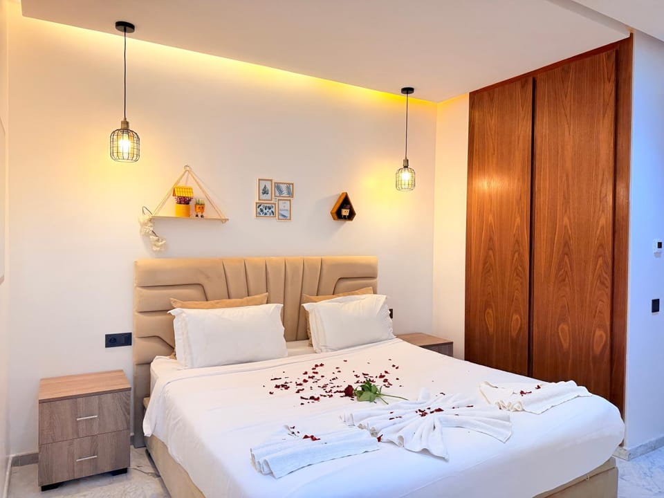 Bed, Photo of the whole room, Bedroom, wardrobe