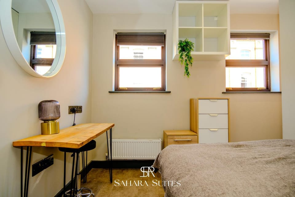 24 Bedrooms Ensuite Home - Derby City Centre - Free Parking House in Derby