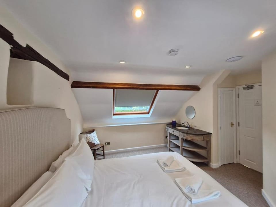 Wye Valley Retreat - Sleeps 17 House in Forest of Dean