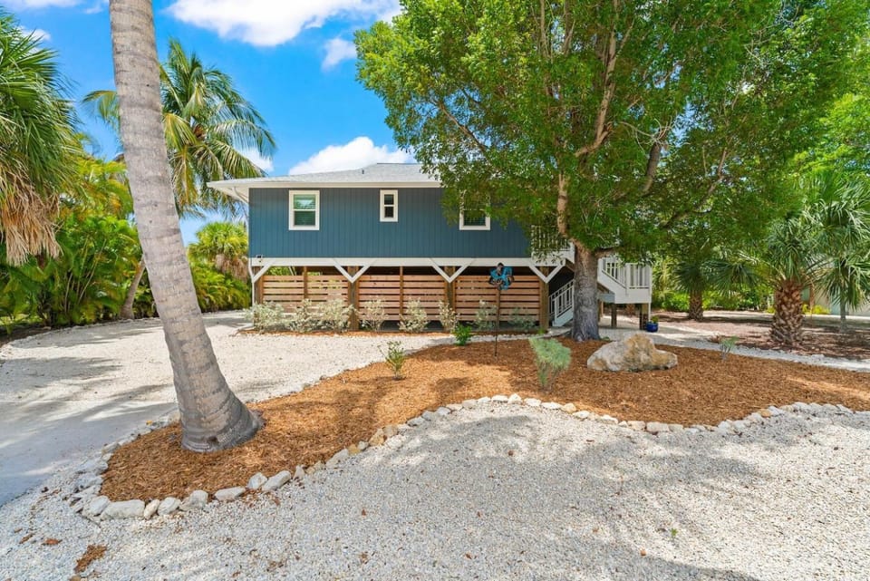 Mollymawk Cottage House in Sanibel Island