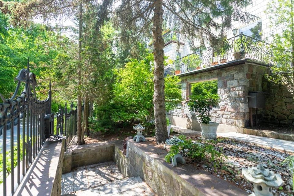 Property building, Garden