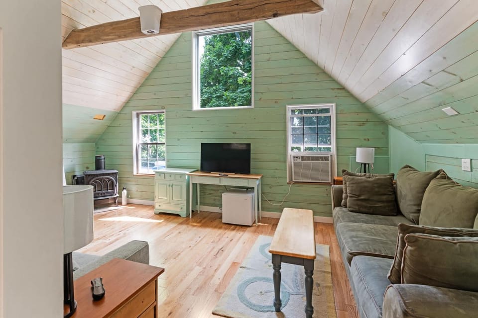 Charming Lakeside Village Farmhouse Retreat House in Long Lake