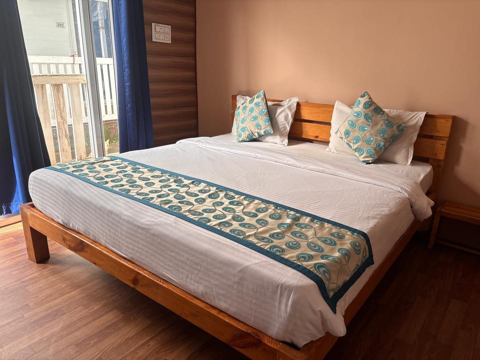Ashish Resort 2 Bed and Breakfast in Maharashtra