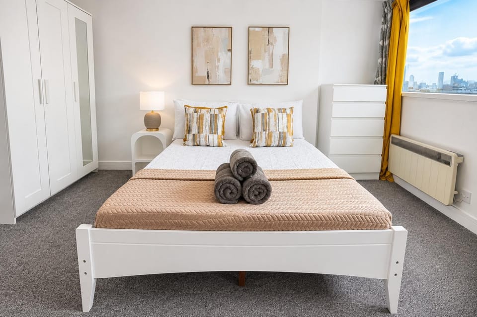 Bed, Bathroom, View (from property/room), Photo of the whole room, Decorative detail, Bedroom, flat iron, hair dryier, heating, internet, towels, wardrobe