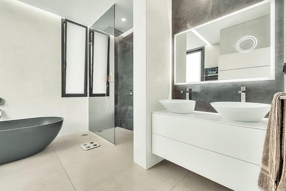 Royale - Sea Front Luxury Retreat by ClubPrometheus Villa in Madeira District