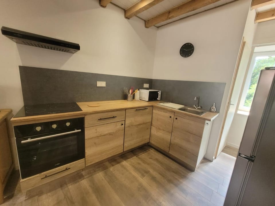 Kitchen or kitchenette, stove