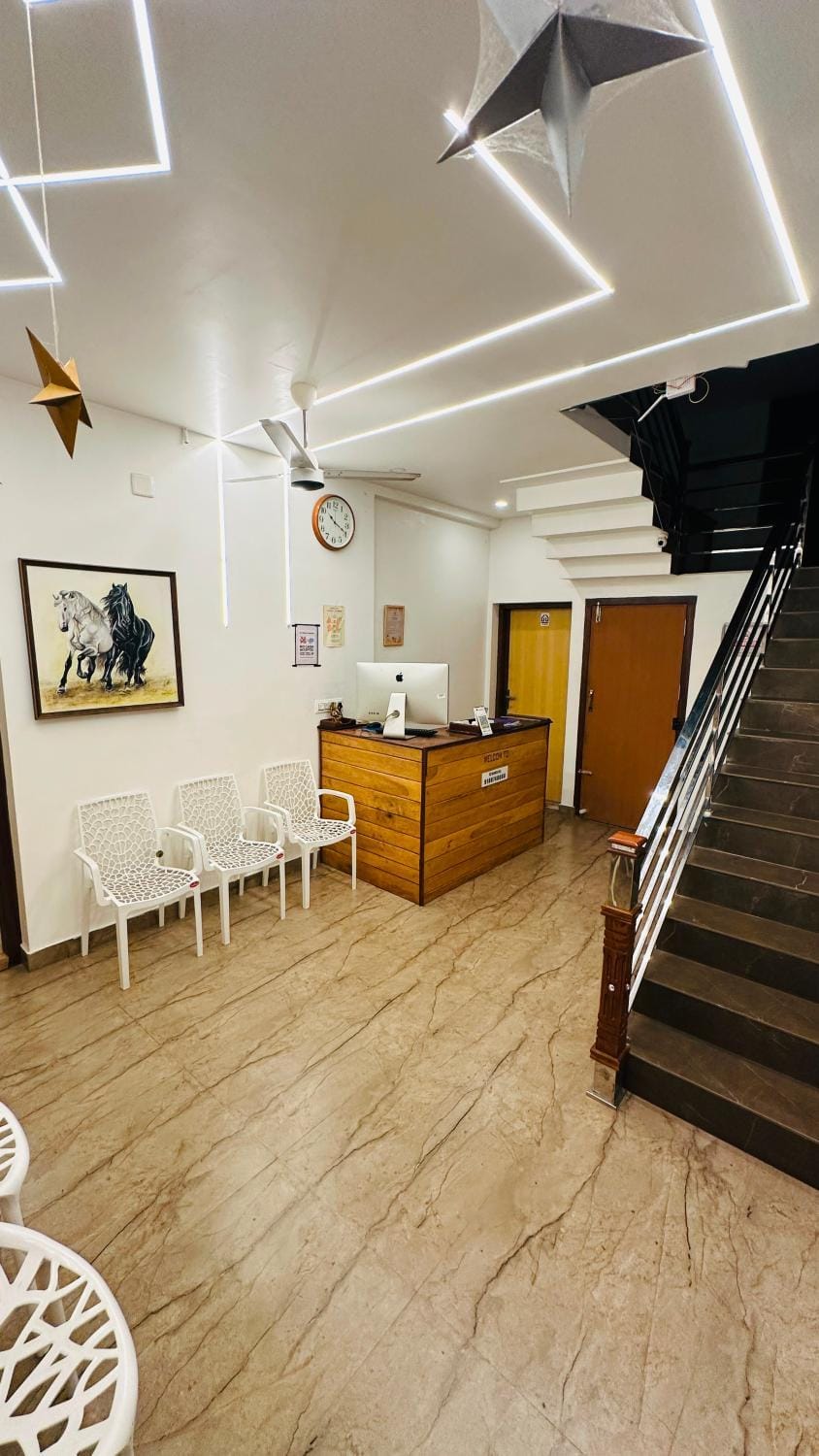 Property building, Living room, Lobby or reception, Seating area