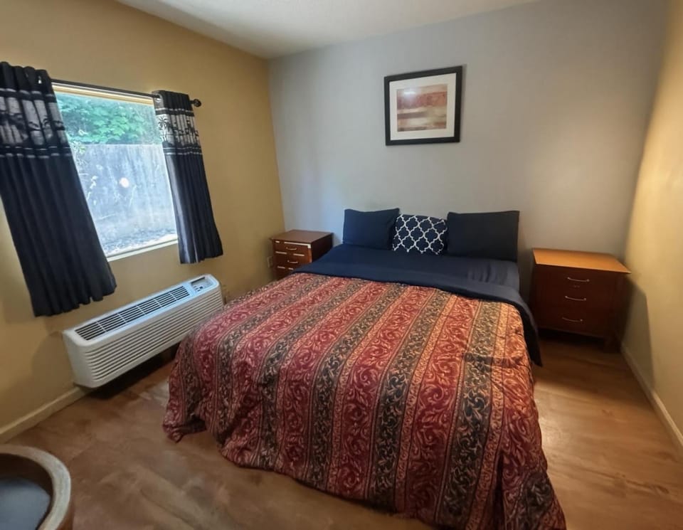 Crown Inn Hotel in Carrollton