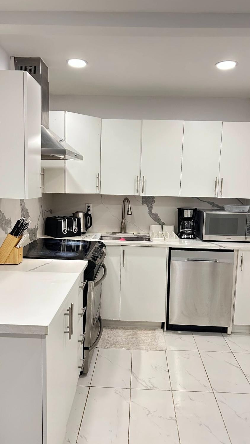 Gorgeous 3BR Home Modern Fully New Updated Apartment in Gatineau