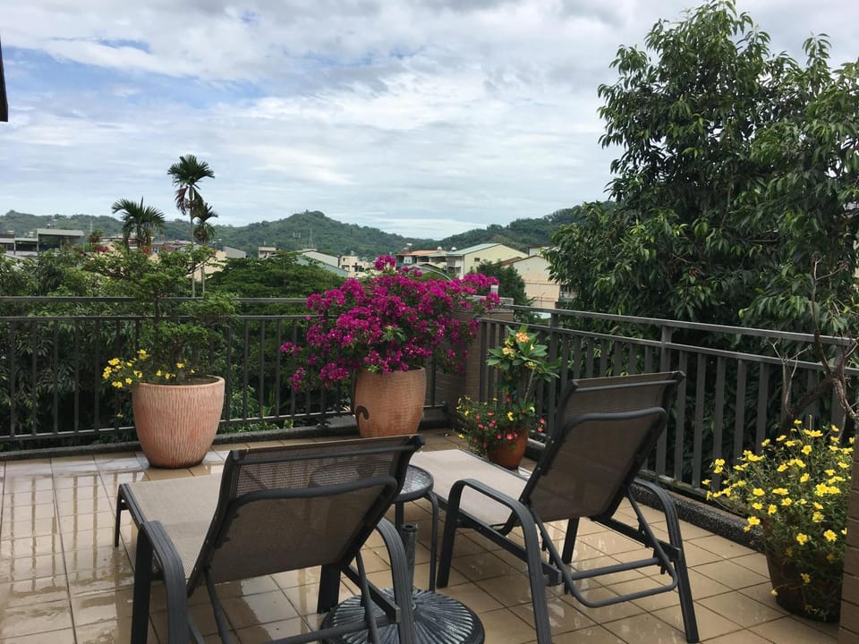 Balcony/Terrace, Mountain view