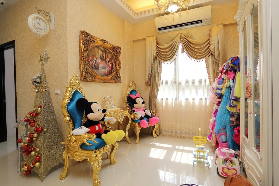 Living room, air conditioner