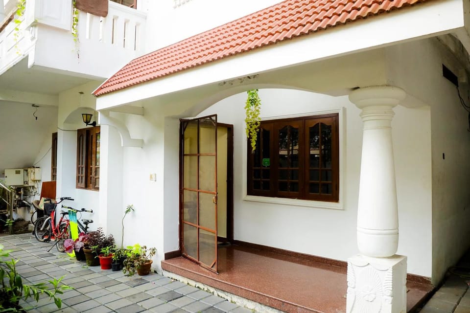 Property building, Facade/entrance