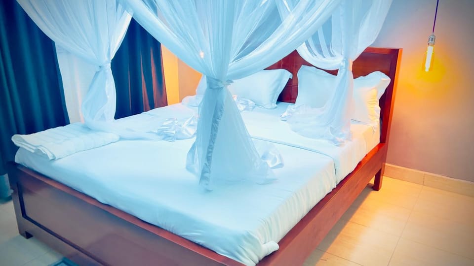 Bed, Photo of the whole room, Bedroom, Breakfast
