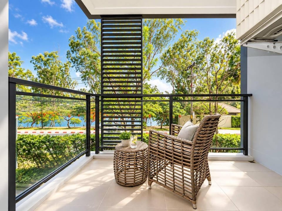 Modern Apartment with Pool & Lake View Apartment in Choeng Thale