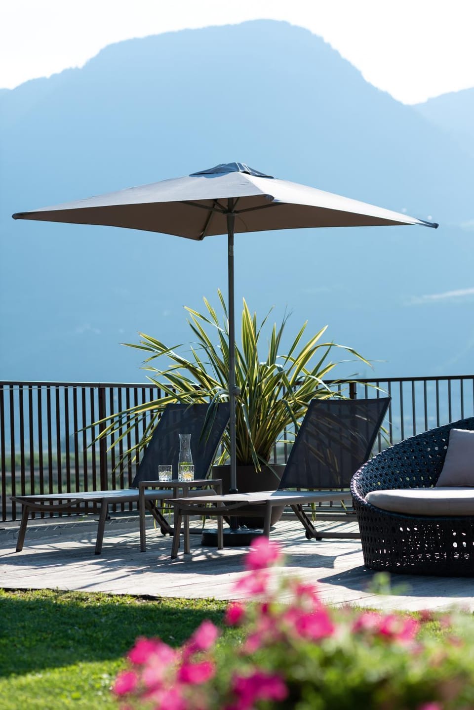 Balcony/Terrace, Mountain view