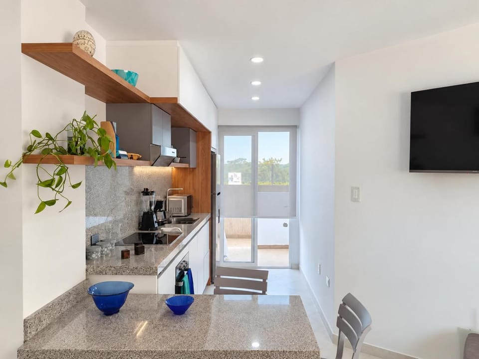 Patio, Kitchen or kitchenette, washing machine