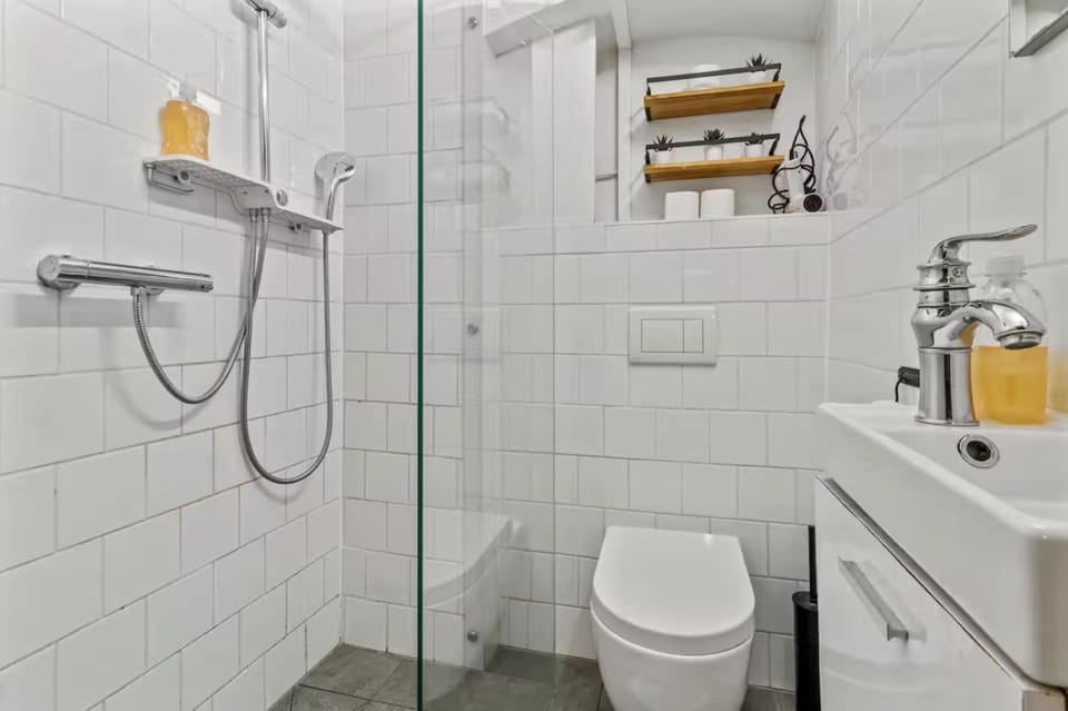 Central Basement Apartment near Belvedere Apartment in Vienna