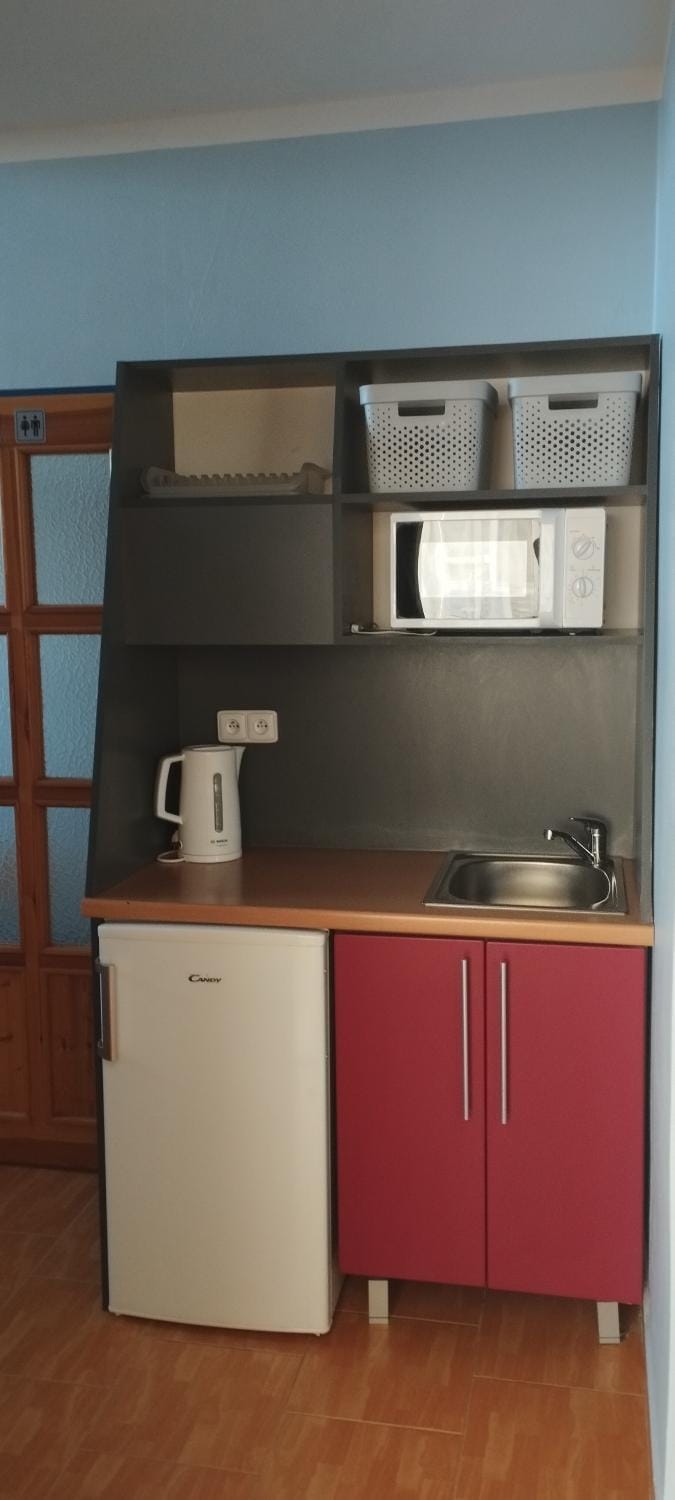 Kitchen or kitchenette, Internal: Not applicable to any particular room