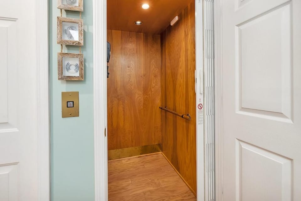 Salty Dog - Pet-Friendly St Simons Island Townhome Near Beach & Pier Village House in Saint Simons Island