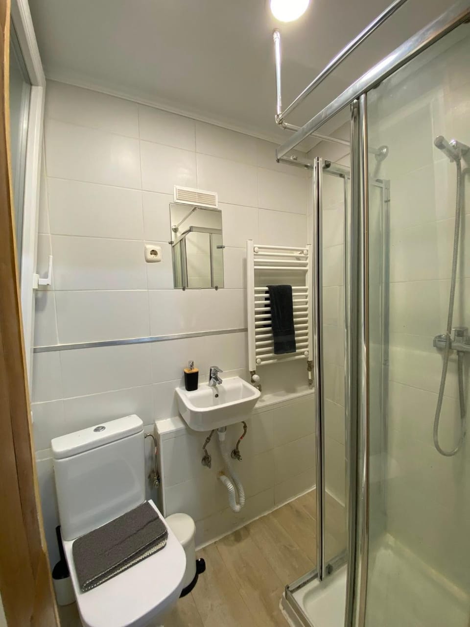 Zurriola Beach Guest House Bed and Breakfast in San Sebastian