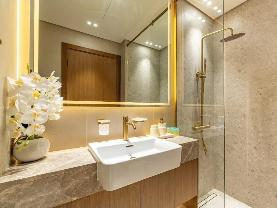 Shower, Bathroom, towels
