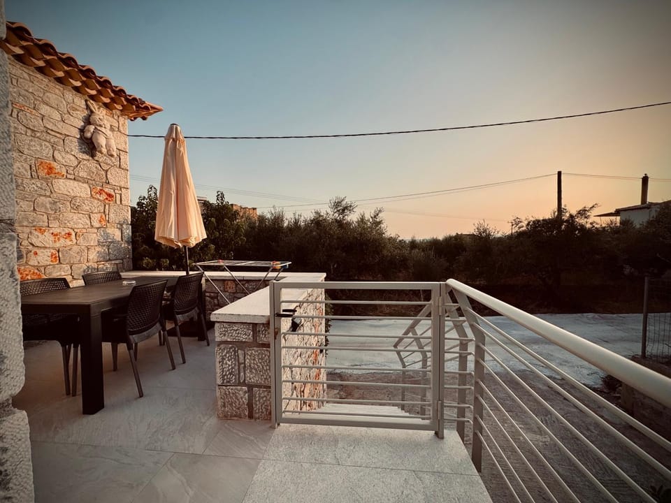 View (from property/room), Balcony/Terrace, Sunrise, Sunset
