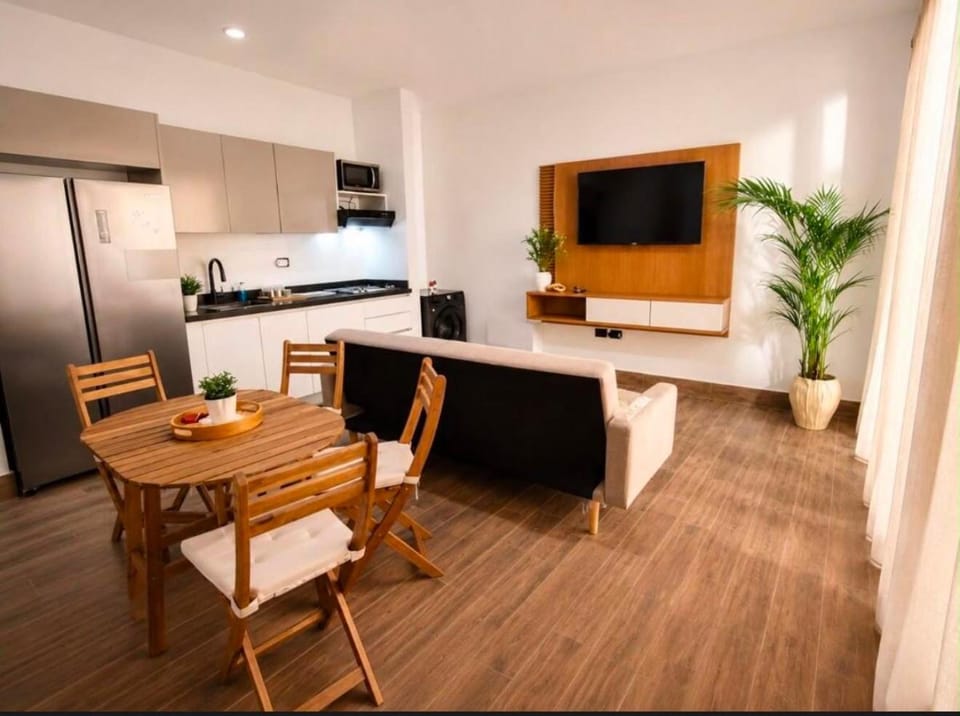 TV and multimedia, Kitchen or kitchenette, Living room, Dining area, oven, stove
