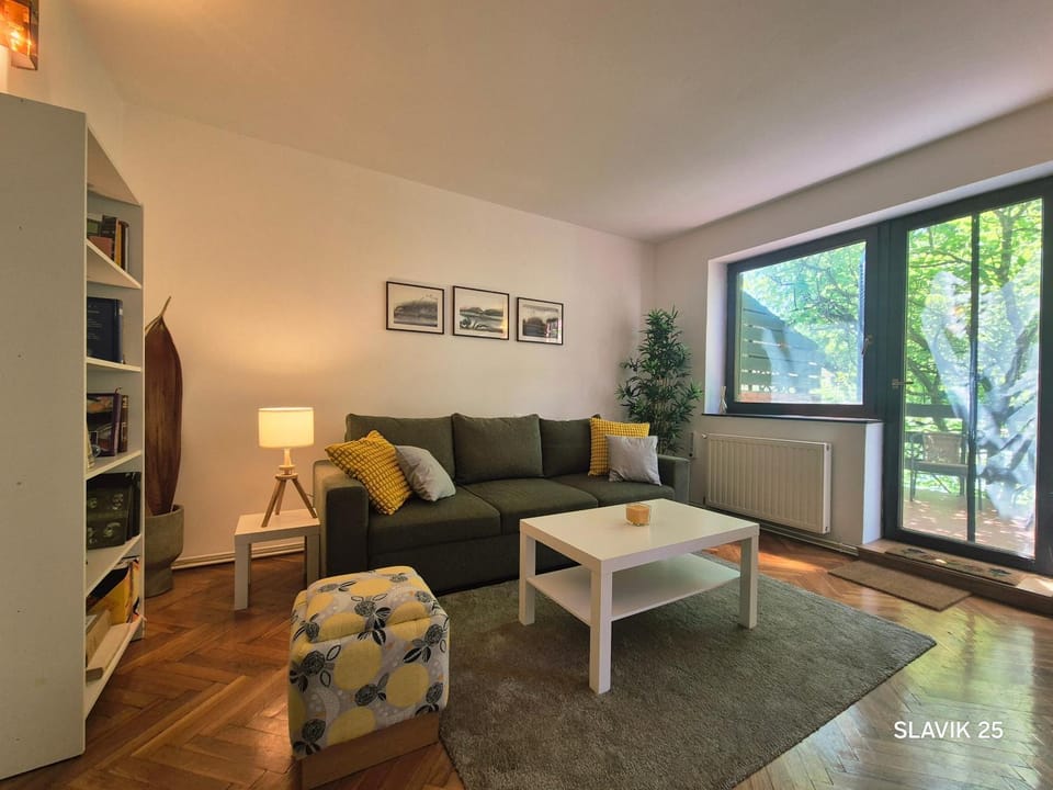 Living room, Garden view