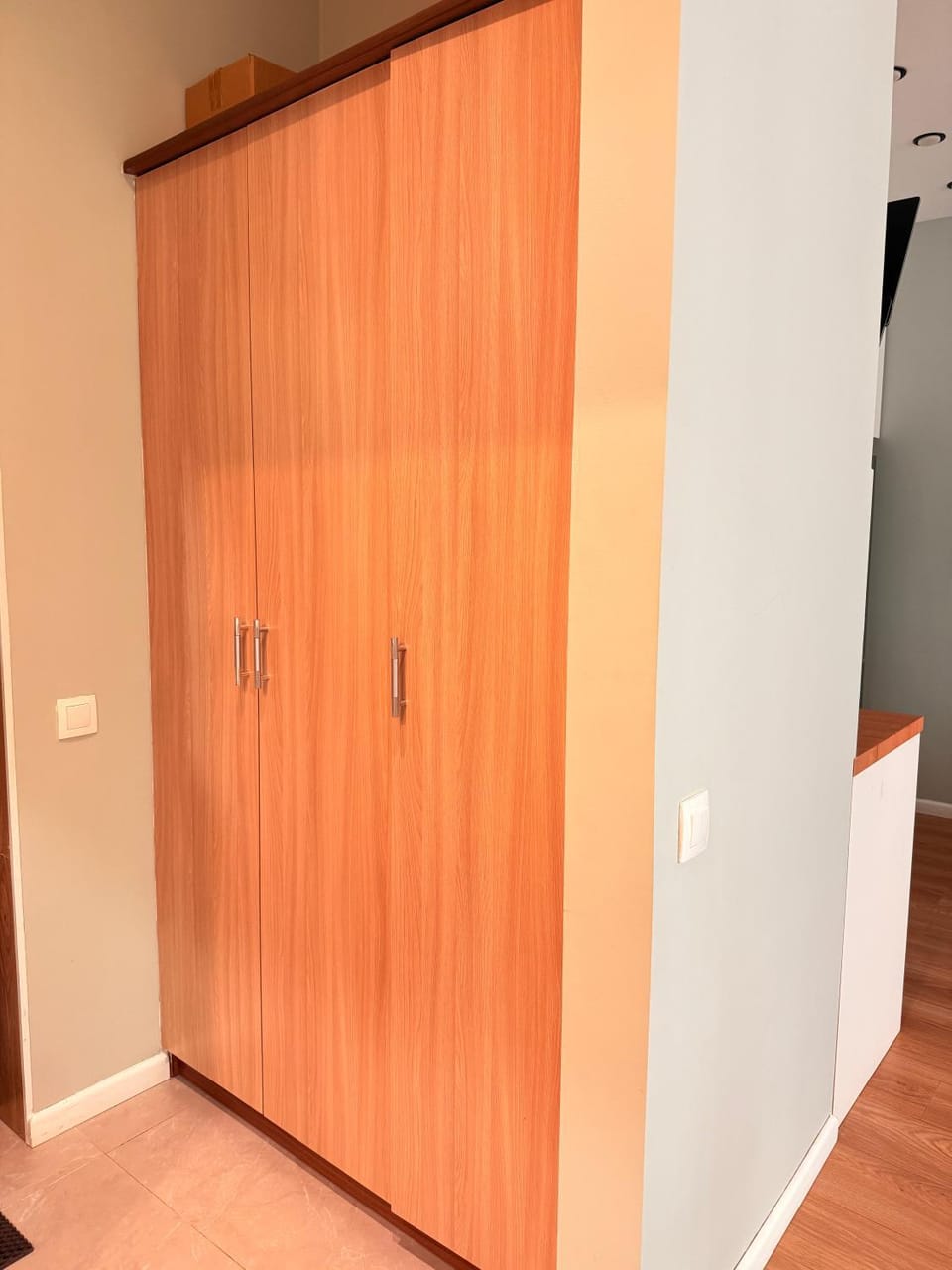 Property building, Facade/entrance, Location, flat iron, hair dryier, towels, wardrobe