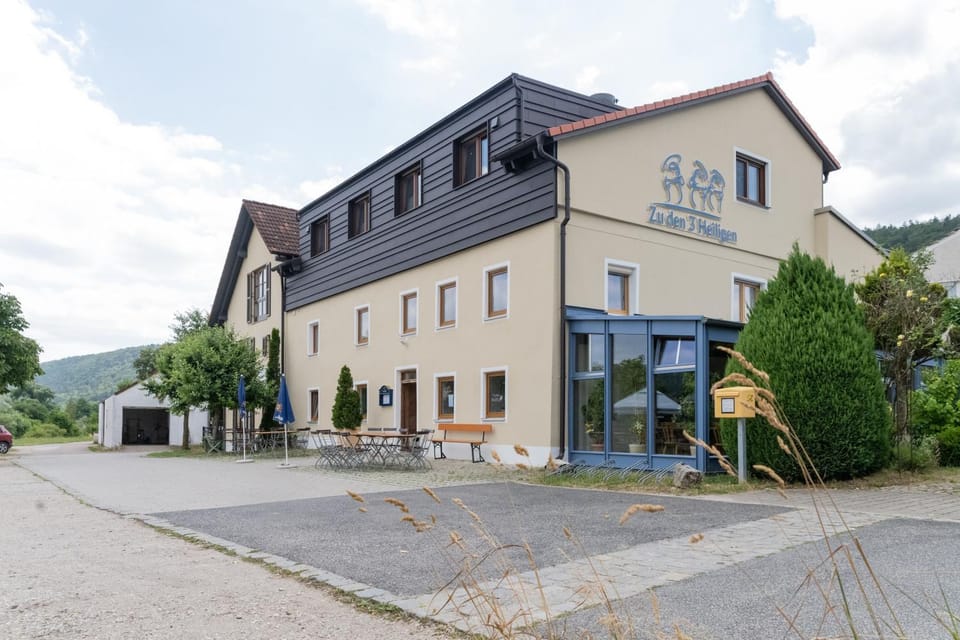 Property building, Day, Neighbourhood, Natural landscape, Street view