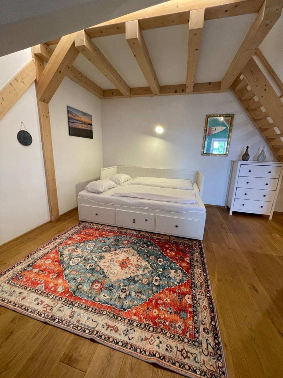 Bed, Photo of the whole room, Bedroom